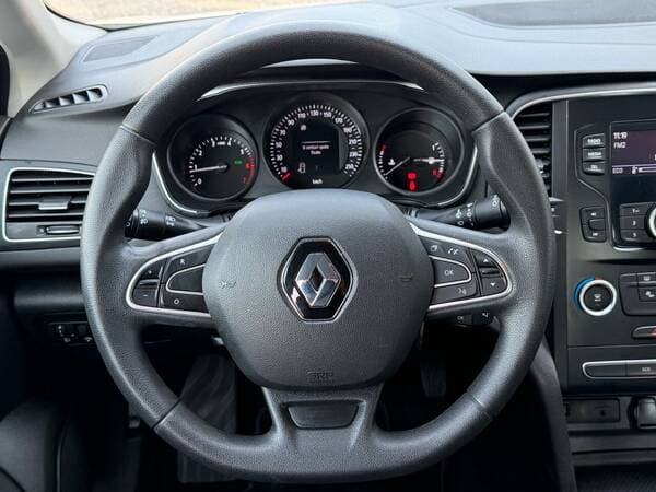 Renault Megane 2019 — Миниатюра 8