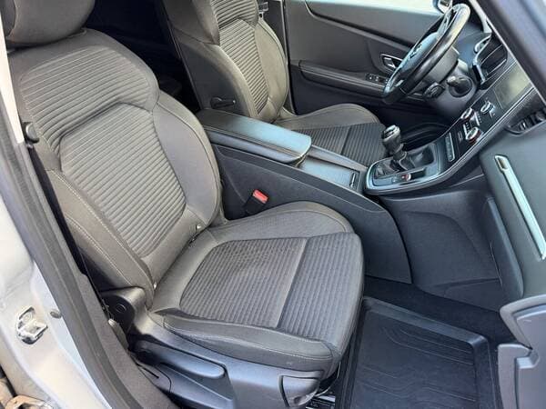 2018 Renault Grand Scenic — Miniatură 12