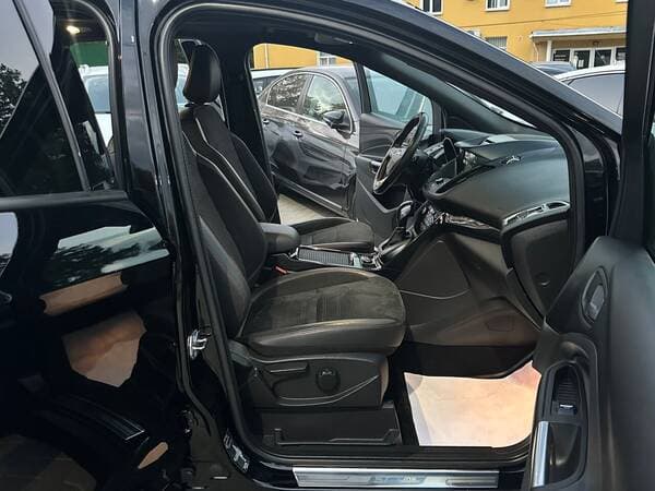 2017 Ford Kuga — Miniatură 8