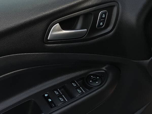 2017 Ford Kuga — Miniatură 17