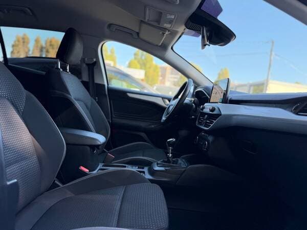 2018 Ford Focus — Miniatură 6