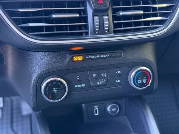 2018 Ford Focus — Miniatură 10