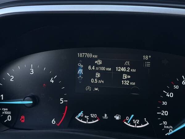 2018 Ford Focus — Miniatură 17