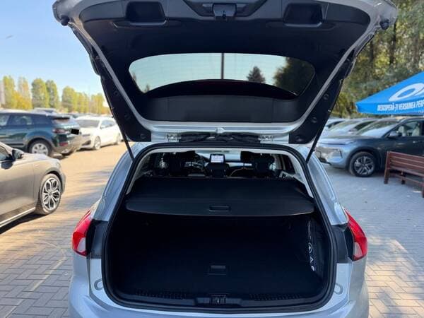2018 Ford Focus — Miniatură 18