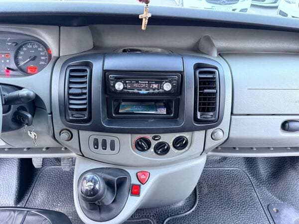 2002 Renault Trafic — Miniatură 10