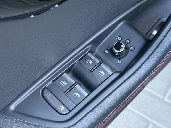 Audi A4 2019 — Миниатюра 17
