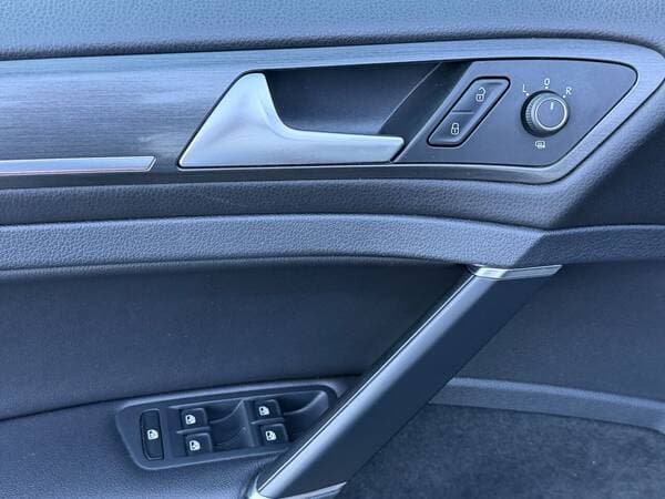 2017 Volkswagen Golf — Miniatură 14