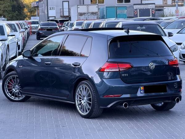 2017 Volkswagen Golf — Miniatură 4