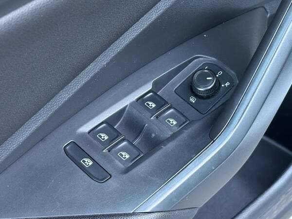 Volkswagen Jetta 2018 — Миниатюра 14