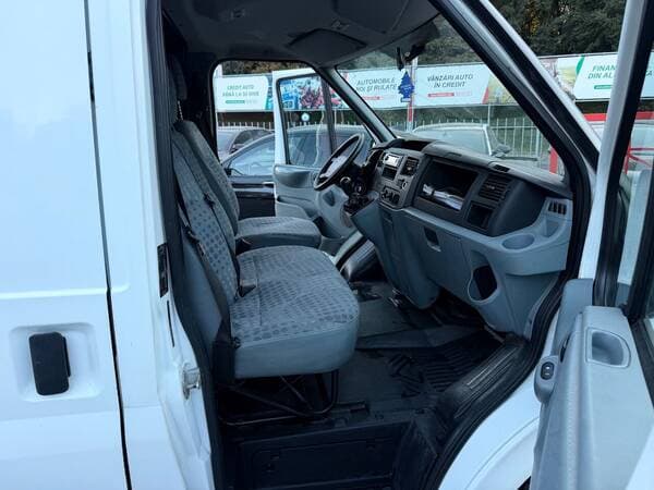 2010 Ford Transit — Miniatură 6