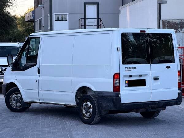 2010 Ford Transit — Miniatură 4
