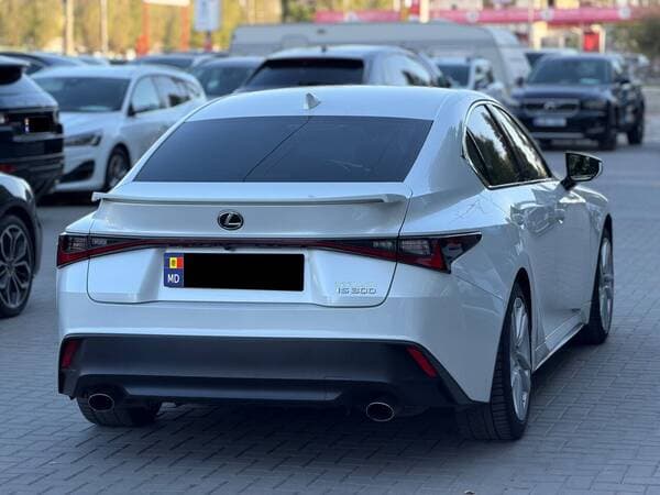 2021 Lexus IS 300 — Miniatură 4