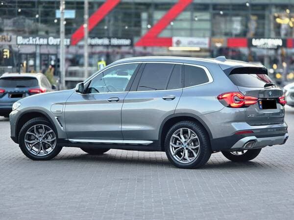 BMW X3 3.0e 2022 — Миниатюра 3