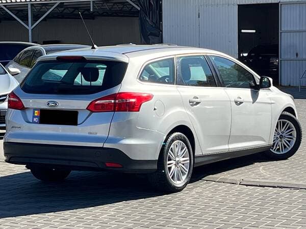 2017 Ford Focus — Miniatură 4