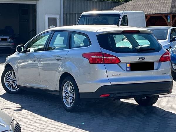 2017 Ford Focus — Miniatură 3
