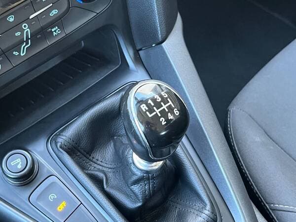 2017 Ford Focus — Miniatură 13