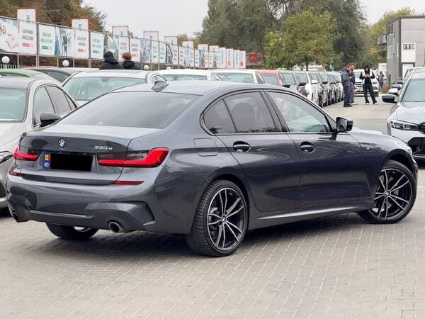 2021 BMW 330E — Miniatură 3