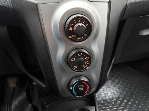 Toyota Yaris 2010 — Миниатюра 9