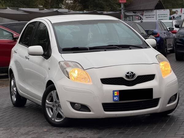 Toyota Yaris 2010 — Миниатюра 2