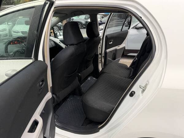 Toyota Yaris 2010 — Миниатюра 13