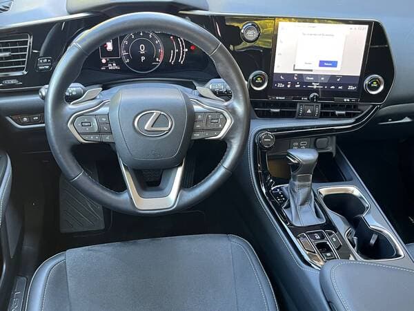 2022 Lexus NX 200 — Miniatură 7