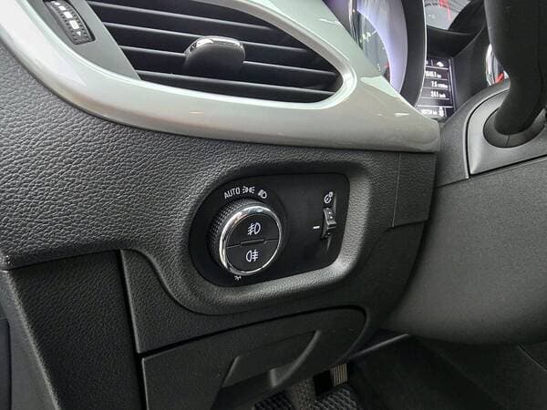 2020 Opel Astra — Miniatură 15
