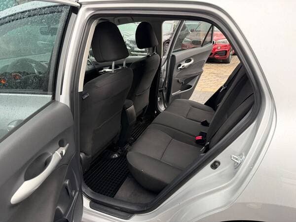Toyota Auris 2010 — Миниатюра 15