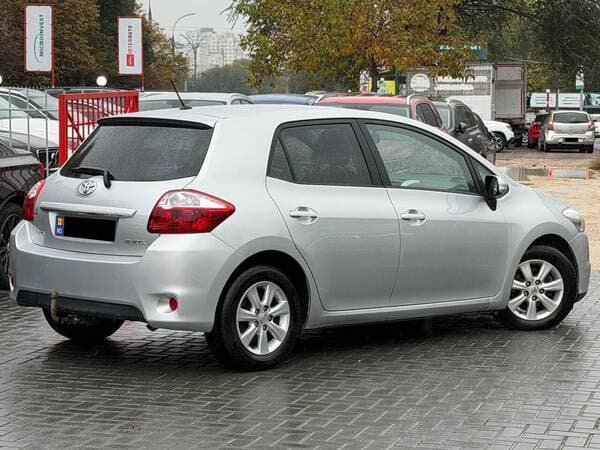 Toyota Auris 2010 — Миниатюра 2