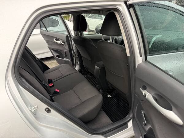 Toyota Auris 2010 — Миниатюра 14