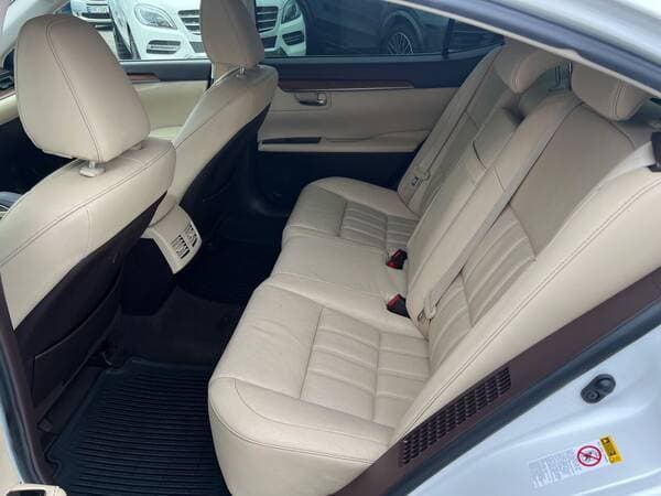 2017 Lexus ES 300h — Miniatură 19