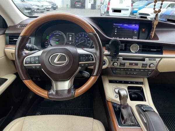 2017 Lexus ES 300h — Miniatură 9