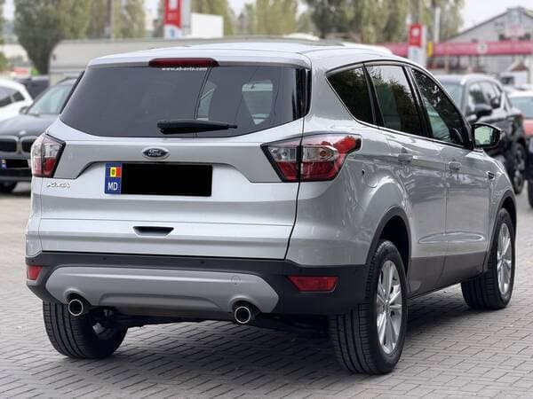 2019 Ford Kuga — Miniatură 4