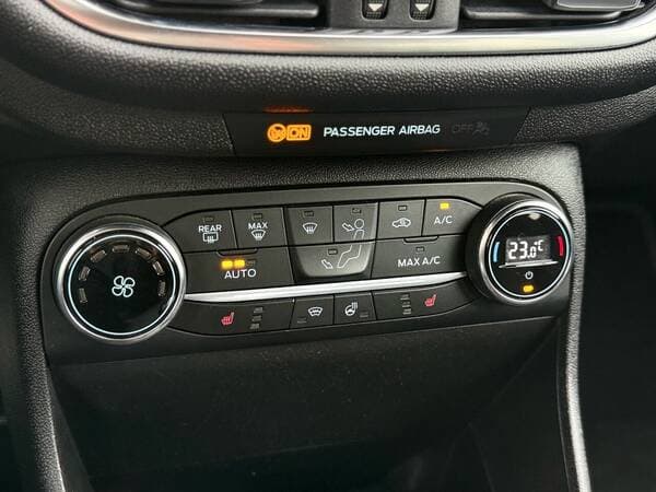 2018 Ford Fiesta — Miniatură 15