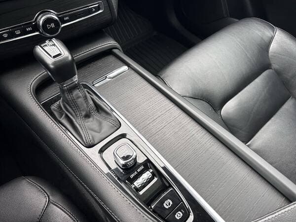 2020 Volvo XC 90 — Miniatură 17