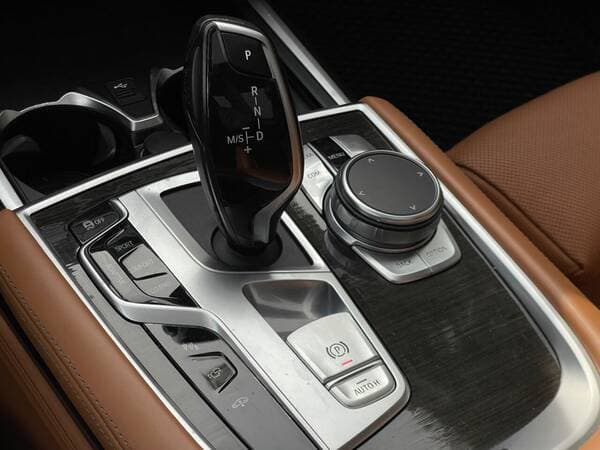 2021 BMW 740 — Miniatură 17