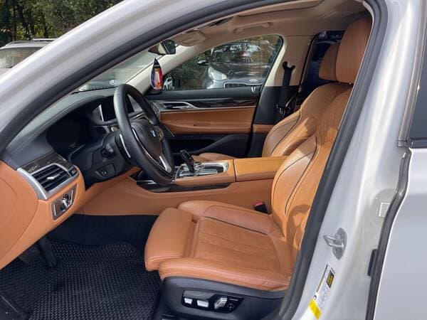 2021 BMW 740 — Miniatură 8