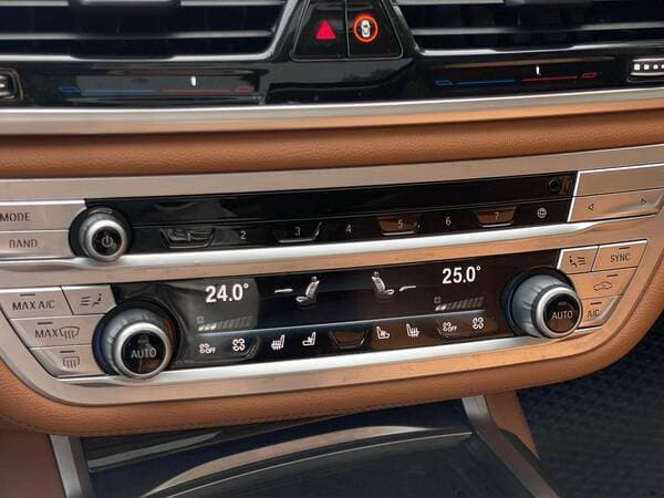 2021 BMW 740 — Miniatură 16