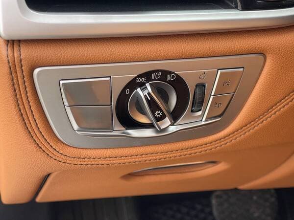 2021 BMW 740 — Miniatură 19