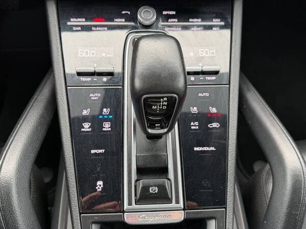 2020 Porsche Cayenne — Miniatură 15