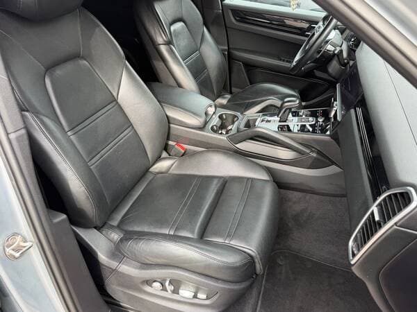 2020 Porsche Cayenne — Miniatură 9