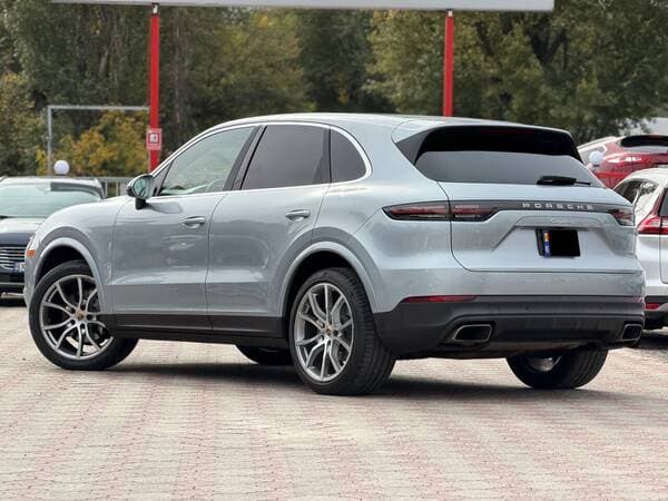2020 Porsche Cayenne — Miniatură 3