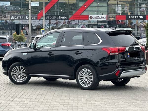 2019 Mitsubishi Outlander — Miniatură 4