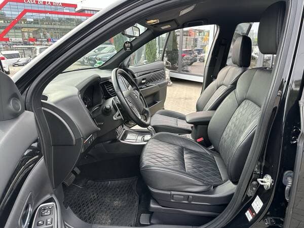 2019 Mitsubishi Outlander — Miniatură 7