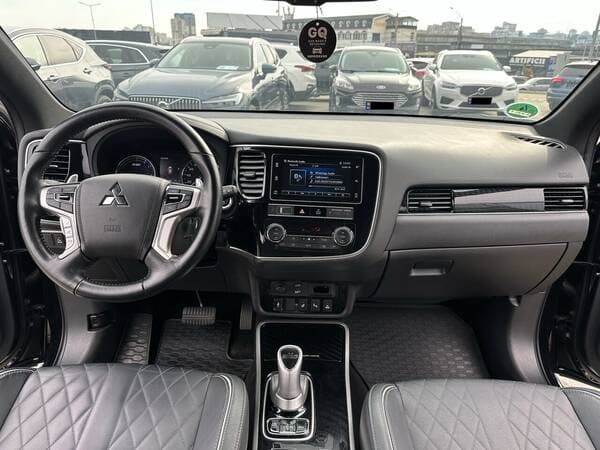 2019 Mitsubishi Outlander — Miniatură 9