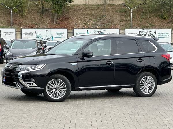 2019 Mitsubishi Outlander — Miniatură 2