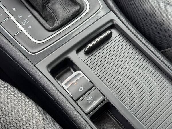 2019 Volkswagen Golf — Miniatură 15