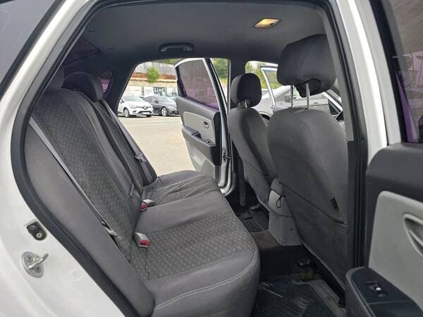 2008 Hyundai Elantra — Miniatură 15