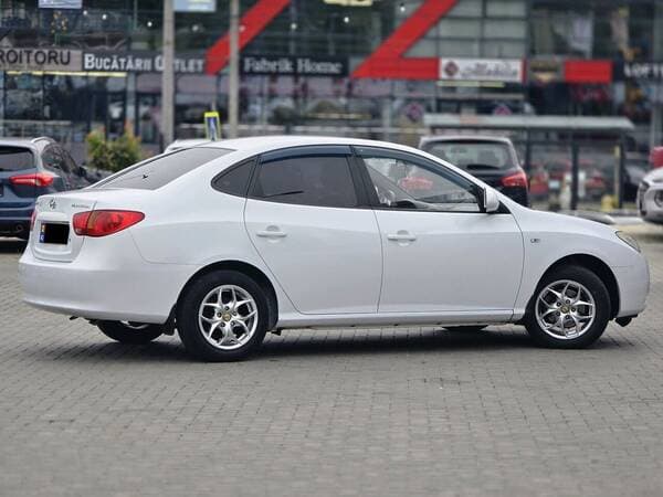 2008 Hyundai Elantra — Miniatură 3