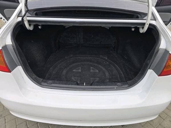 2008 Hyundai Elantra — Miniatură 17
