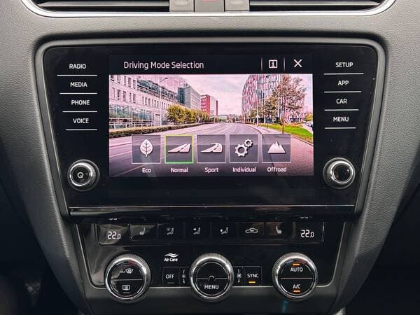 Skoda Octavia Scout 2018 — Миниатюра 11